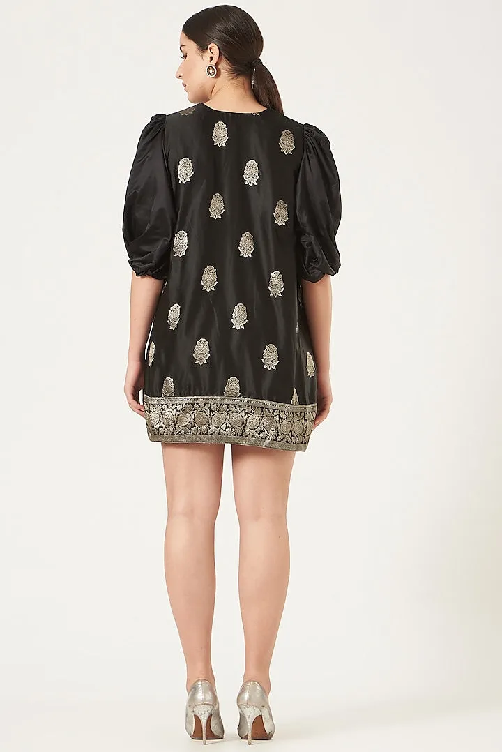 Kauseya Silk Dress In black