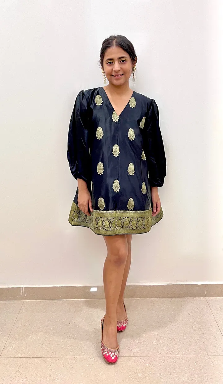 Kauseya Silk Dress In black